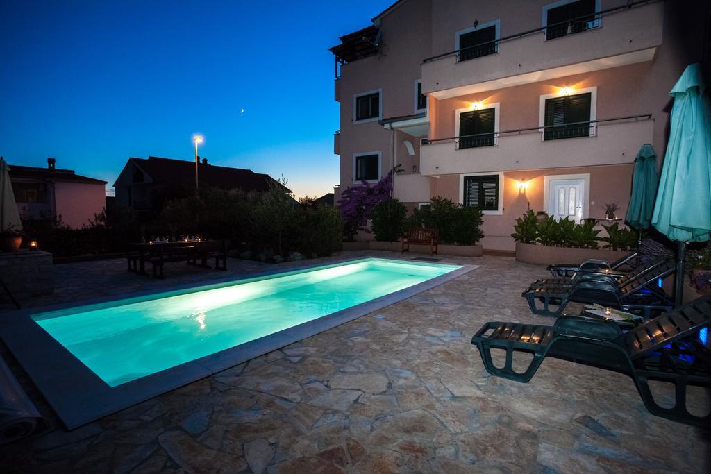 Apartments Lara & Luka Zadar Exteriör bild