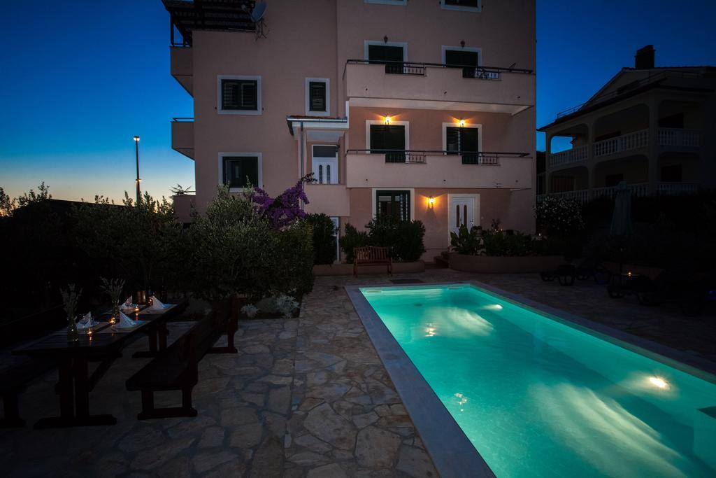 Apartments Lara & Luka Zadar Exteriör bild