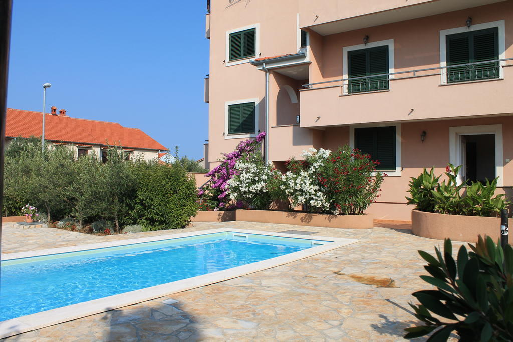 Apartments Lara & Luka Zadar Exteriör bild